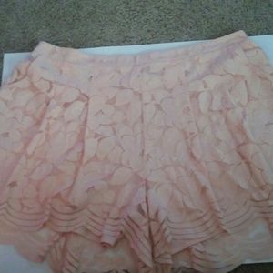 Torrid peach scalloped shorts